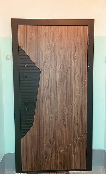 Квартирная дверь с плитой МДФ